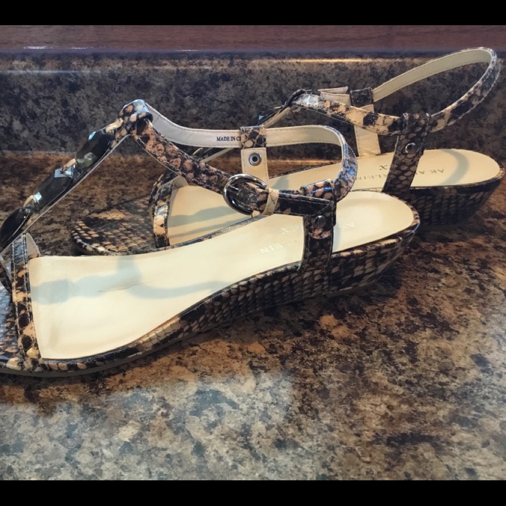 Women’s sandals